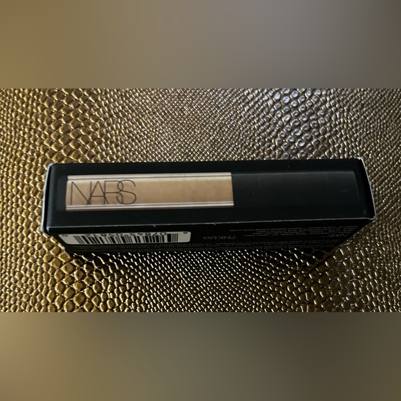 NARS Radiant Creamy Concealer Color 5812 Custard - Picture 3 of 4